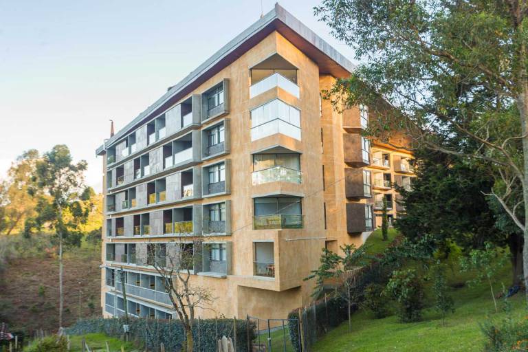 Apartasuite cercana al aeropuerto internacional MED — photo 4