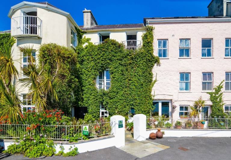 House  Clifden
