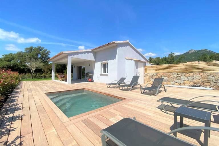 Villa with private pool, grill & patio — photo 3