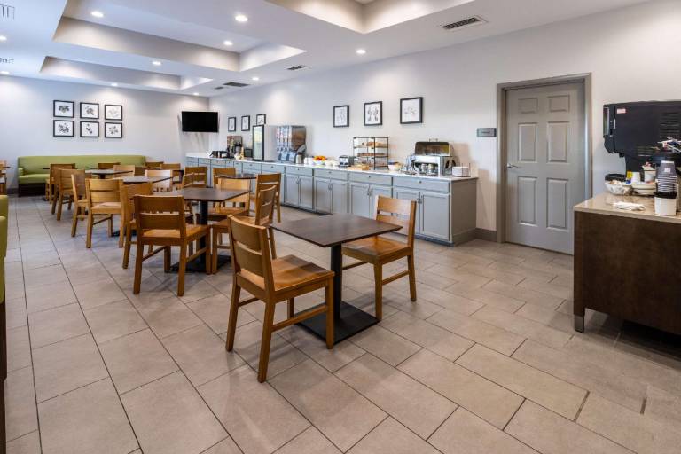 Country Inn & Suites by Radisson, Valdosta, GA — photo 5