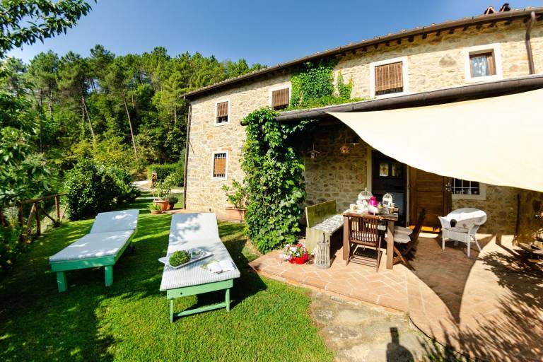 Family-friendly farm with patio, BBQ & private pool | Pets allowed in Pistoia