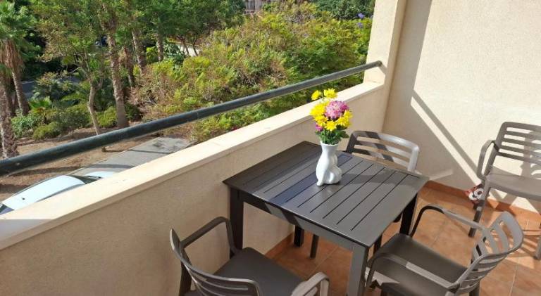 Nice holiday apartment with terrace | Close to the beach | Pets are welcome in Estepona