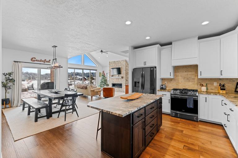 Meadowbright VIsta - Large driveway - Clubhouse with pool & hot tub - River - Luxury — photo 2