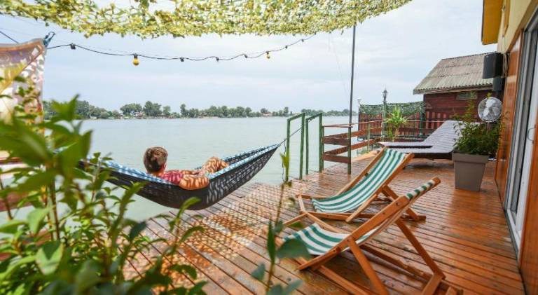 Boat with 1 room for 4 persons in Belgrade