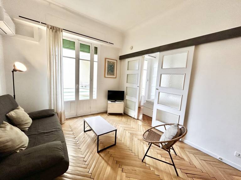 Fully equipped charming holiday apartment | Next to Russian Orthodox Cathedral | Next to the beach | Pets allowed in Thiers