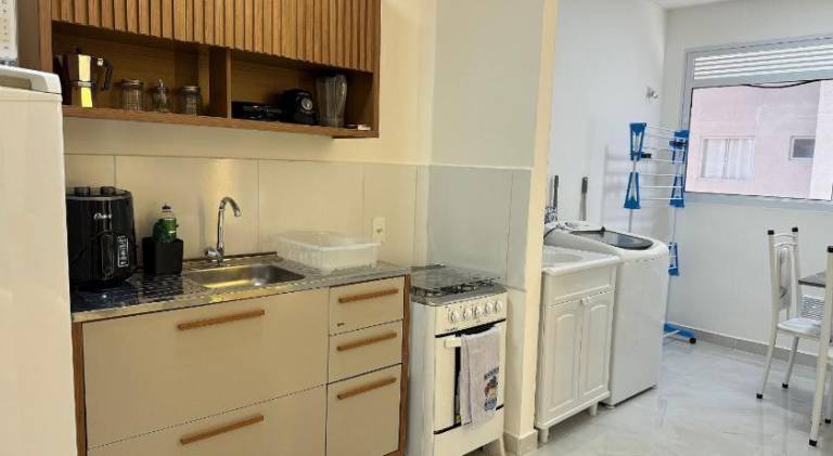 Apartment with barbecue & yard — photo 3