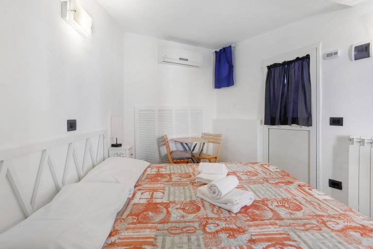 Holiday apartment with terrace | City view — photo 5