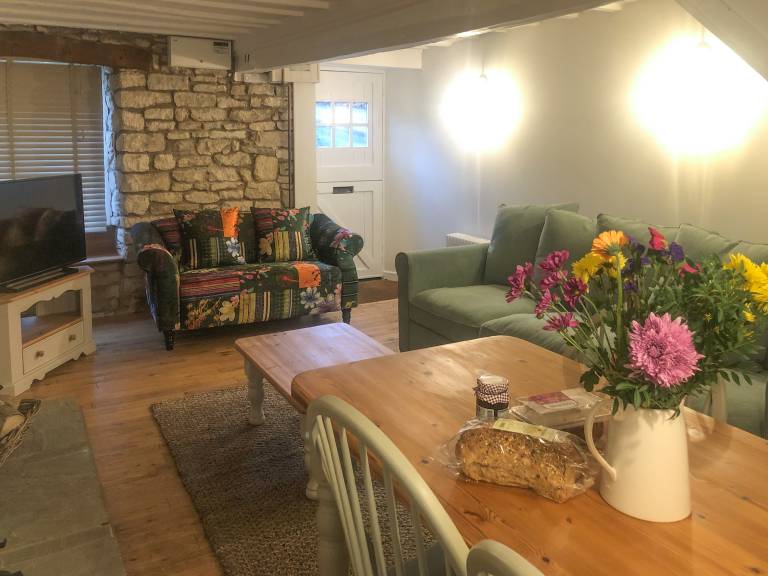 Cottage with garden — photo 3