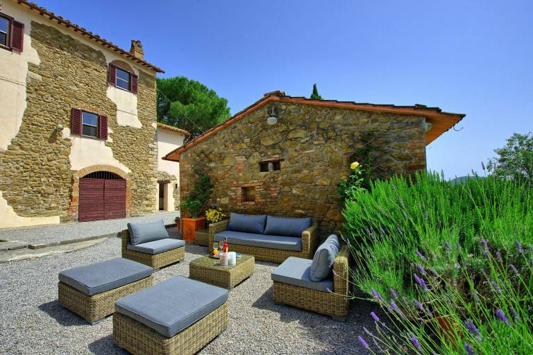 Family-oriented villa with garden, patio & private pool | Pets allowed — photo 2
