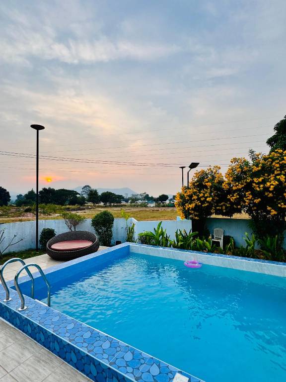 Vacation home with garden, private pool & barbecue in Chonburi
