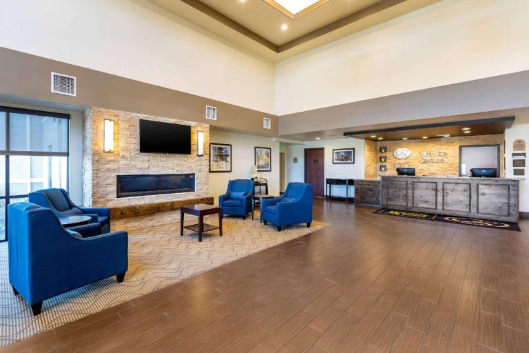 Comfort Suites Near Denver Downtown — photo 2