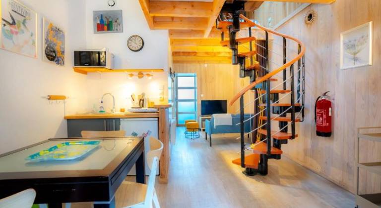Vacation home with private pool, terrace & barbecue | Perfect for remote work | Pets are welcome — photo 3