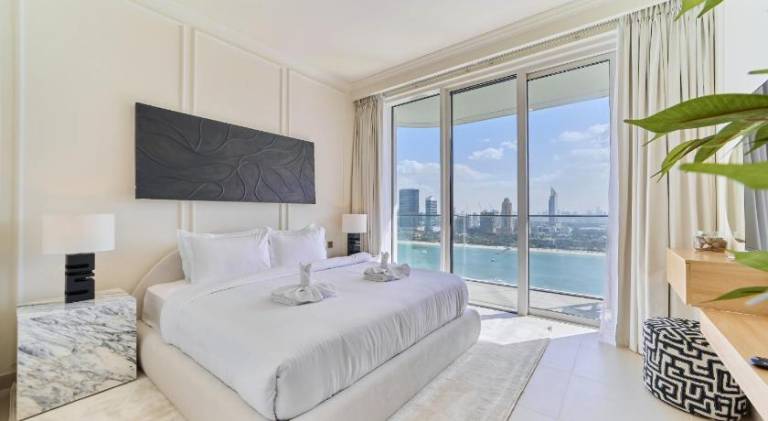 Elegant Beachfront 2BR at Palace Beach Residence — photo 2