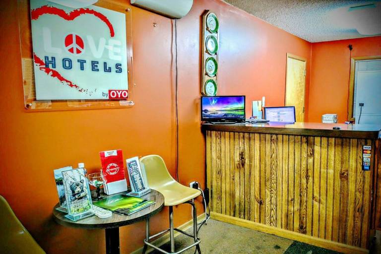 Love Hotels Voyageur by OYO at International Falls MN — photo 5