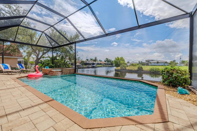 Sleeps 8 - Heated pool - Hot tub - Gulf Access - Kayaks — photo 3