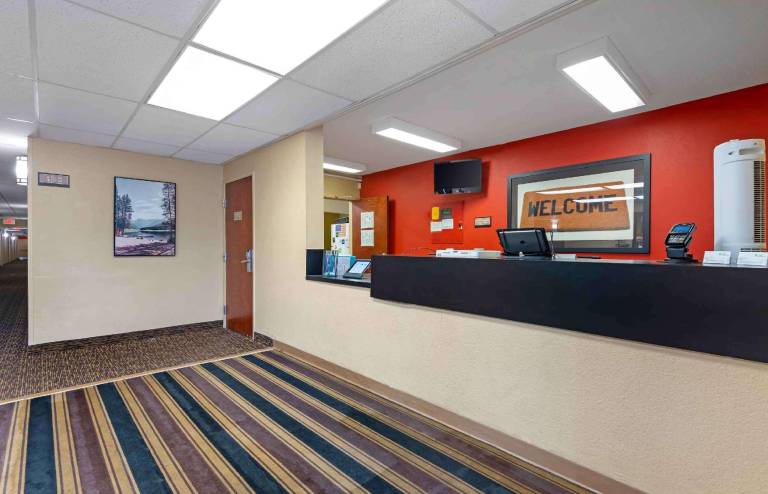 Studio 6 Extended Stay Rochester Greece NY — photo 2