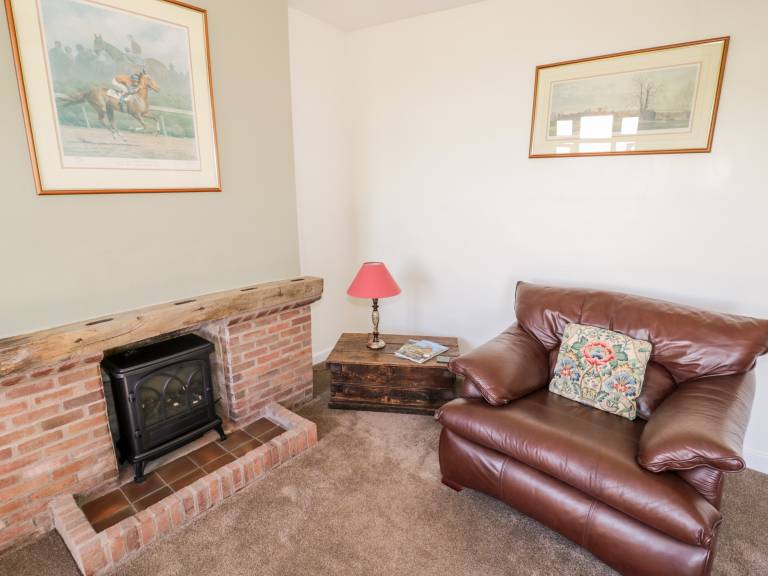 Cottage with BBQ & garden — photo 4