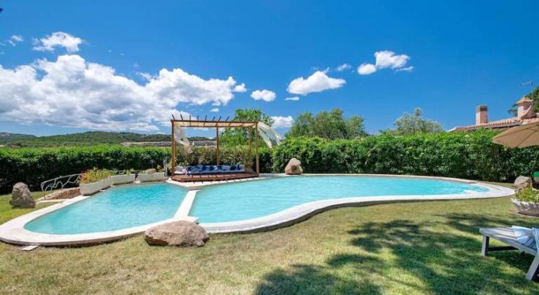 Villa with pool in Baja Sardinia