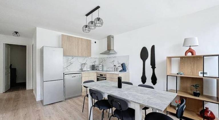 Holiday apartment with 2 rooms for 6 persons in Rosny-sous-Bois