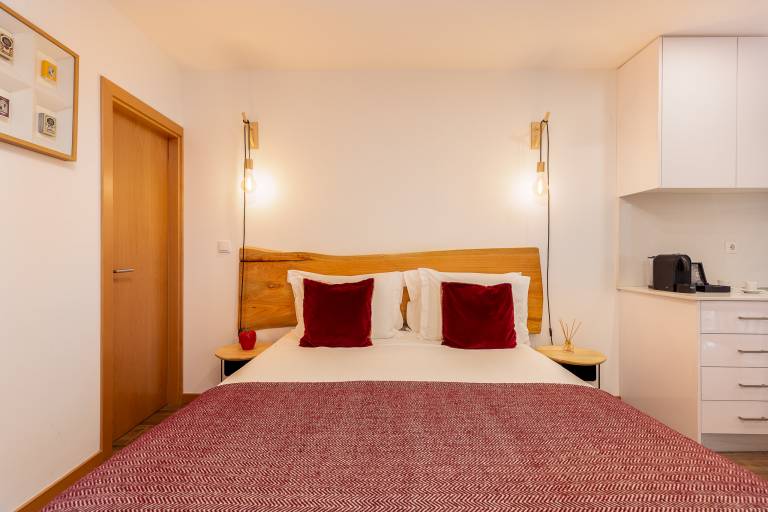 Studio with patio | Next to São Bento Railway Station | Pet-friendly — photo 5