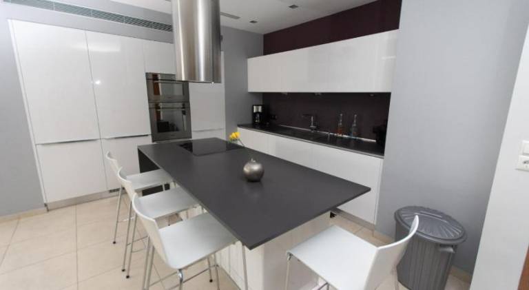 Prime 3BR-2BA Apt in Heart of Heraklion-Fiber WIFI Steps to Lions Sq-Museum, Walk to Port 2 — photo 3