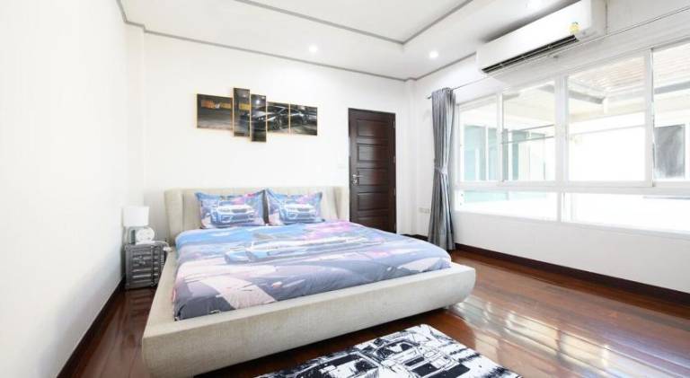 Villa with 6 rooms for 15 persons — photo 2