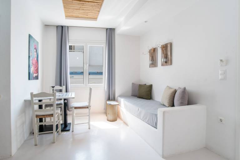 Studio Apartment 'Helmos Premium' with Wi-Fi and Air Conditioning in Naxos
