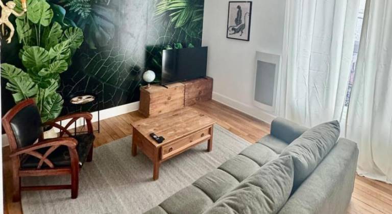 Rental apartment with 1 room for 4 persons in Laon