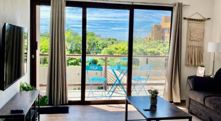 Rental apartment with yard, terrace & pool — photo 2