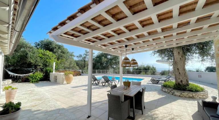 Villa with terrace, private pool & yard | Dogs allowed in Paxos