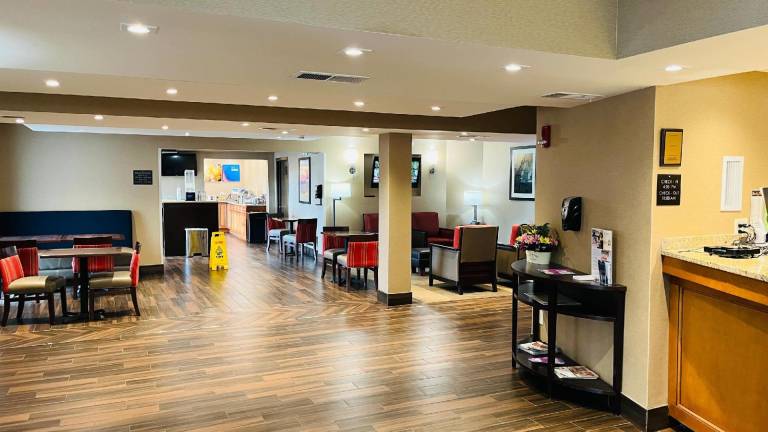 Comfort Inn & Suites Rochelle - DeKalb — photo 5