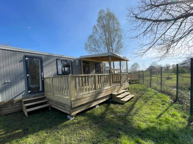 Mobile home with patio — photo 5