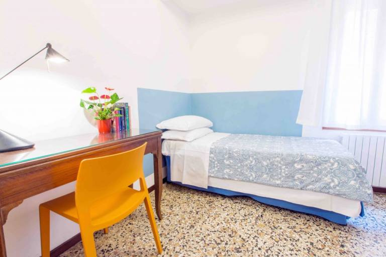 Family-oriented charming holiday apartment with terrace | Near Rialto Bridge | City view | Pets are welcome — photo 5