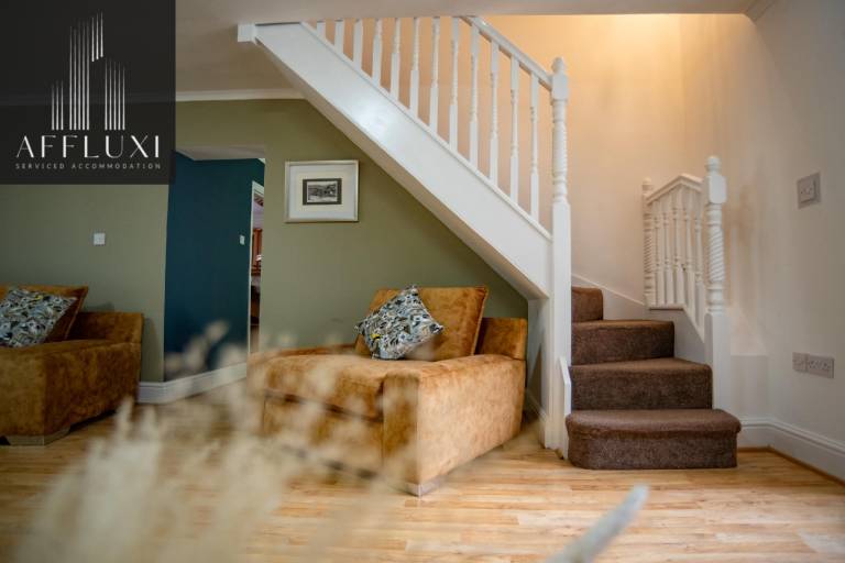 Ironbridge Hot Tub Retreat - Sleeps 10 — photo 5