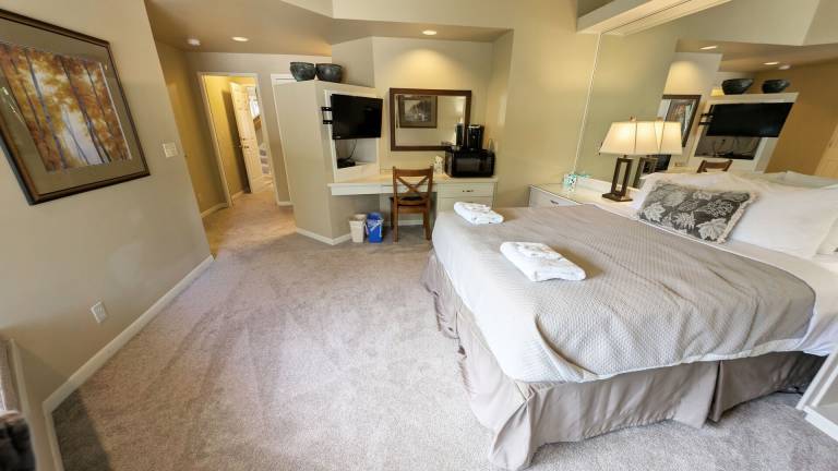Condo with private pool — photo 5