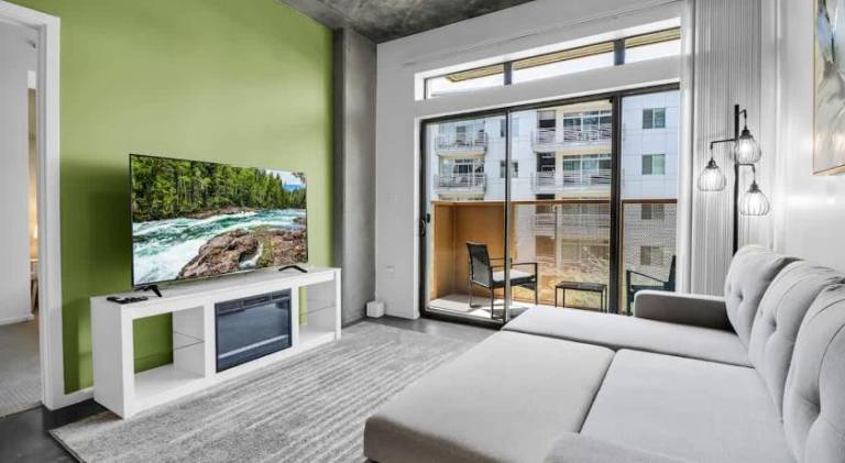 Apartment with pool — photo 3