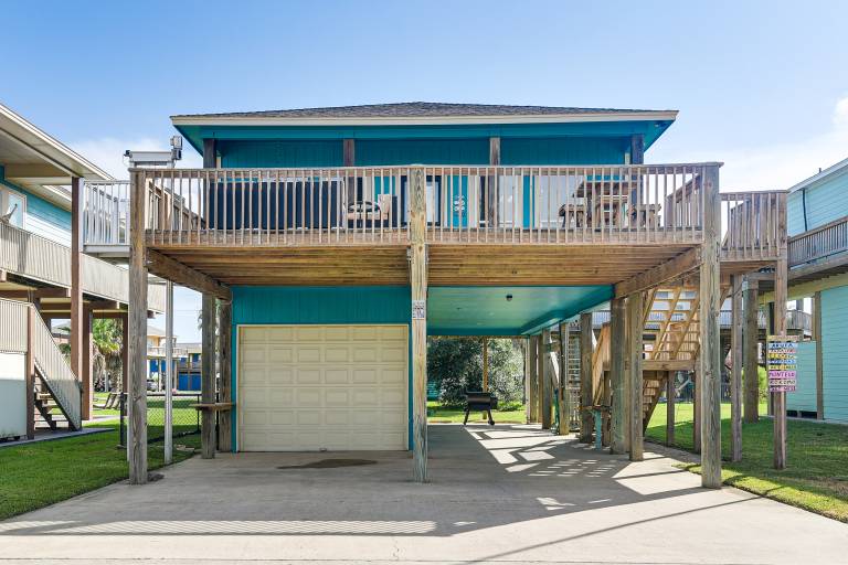 Walk to the Ocean: Family Retreat in Crystal Beach — photo 2