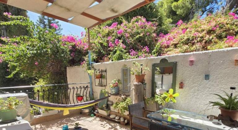 Holiday apartment with patio — photo 4