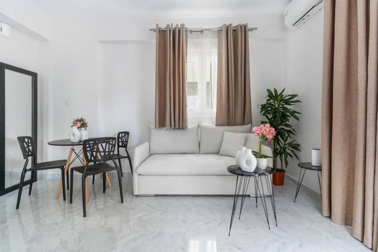 Apartment 'Miralis Deppy Groundfloor' with Balcony, Wi-Fi and Air Conditioning — photo 3