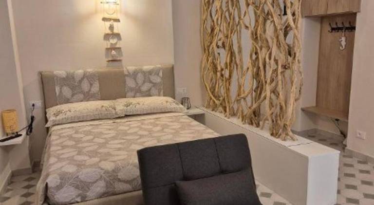 Rental apartment with 1 room for 2 persons in Bordighera