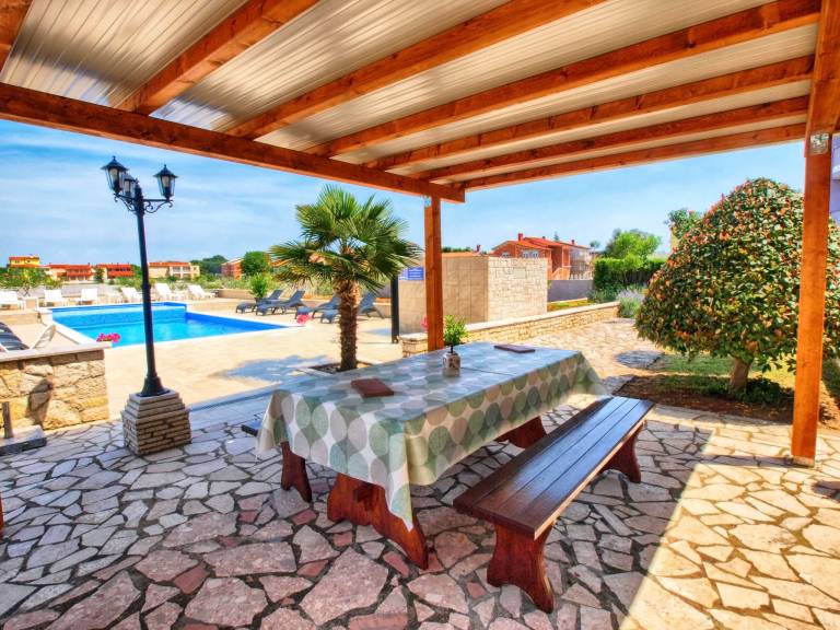 Pleasant apartment with barbecue & pool | Sea view | Pet-friendly — photo 4