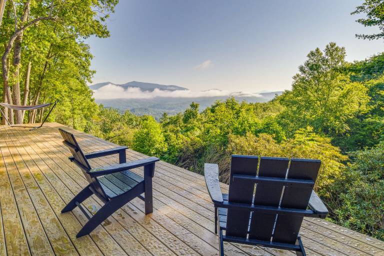 Pet-Friendly Studio w/ Views in Spruce Pine! in Spruce Pine, NC