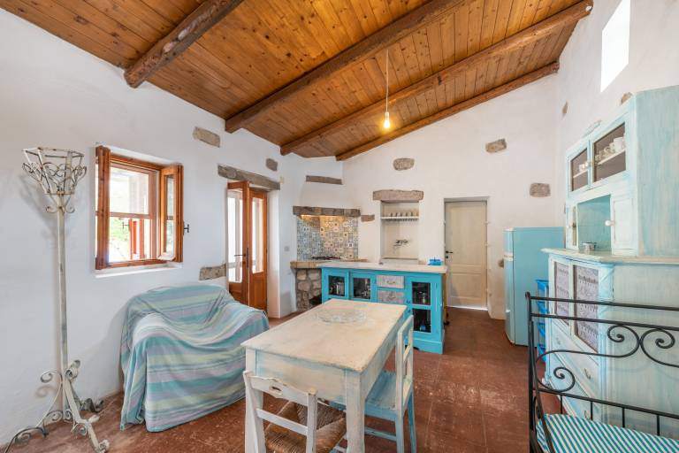 Charming Holiday Home “Dimora tipica Carlofortina” with Sea View, Mountain View & Terrace — photo 5