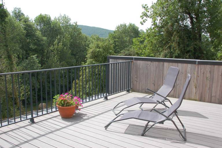 Gite with grill, patio & garden — photo 4