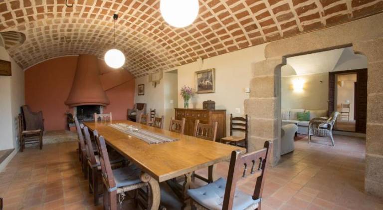 Alquiler de casa rural completa: Masia del siglo XV en la Costa Brava — photo 4