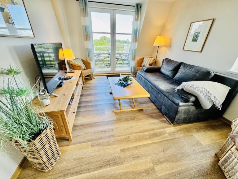 Holiday apartment with yard — photo 4