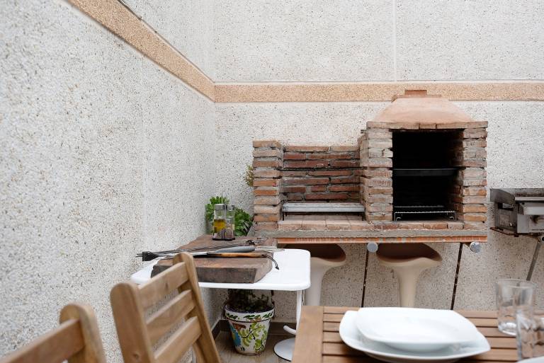 Fully equipped vacation home with patio, fast internet & barbecue | City view | Good for workation | Pets allowed — photo 4