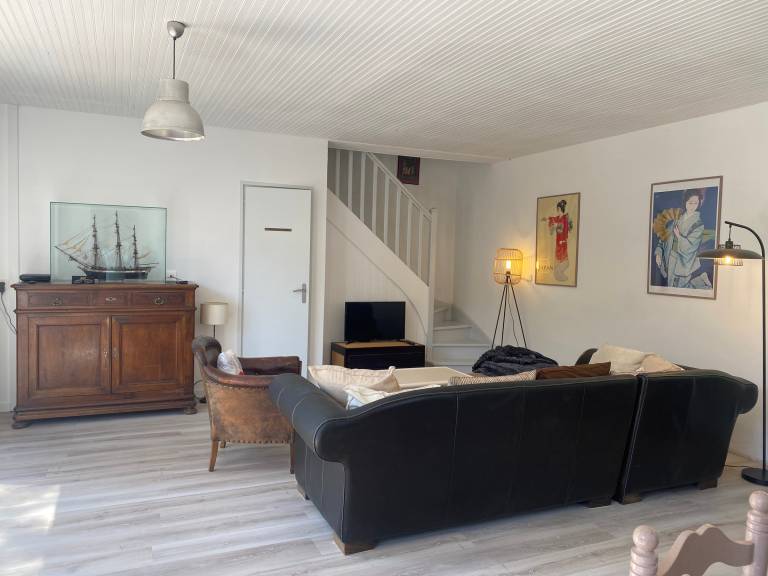 Fully equipped vacation home with yard | Close to the beach | Pet-friendly — photo 3