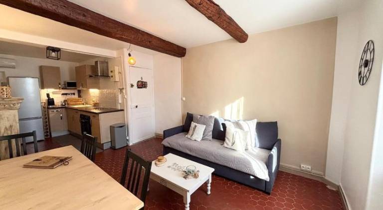 Holiday apartment with 1 room for 2 persons in Bandol