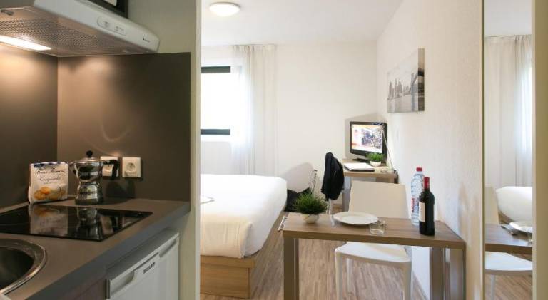 Serviced apartment for 10 persons — photo 4